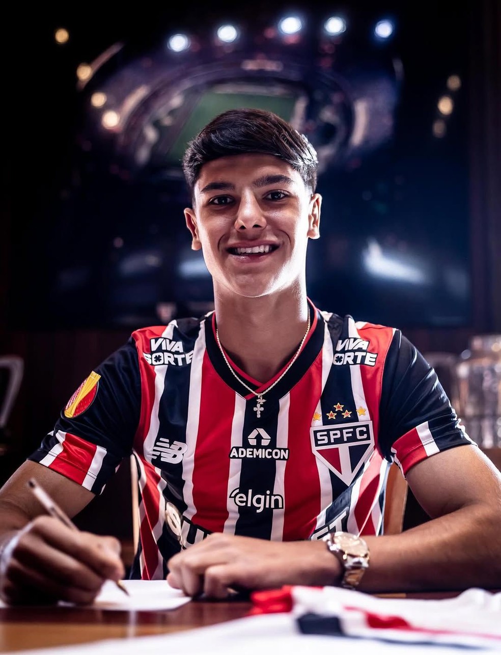 Nicolas Bosshardt renovou com o São Paulo — naturalização suíça em pauta