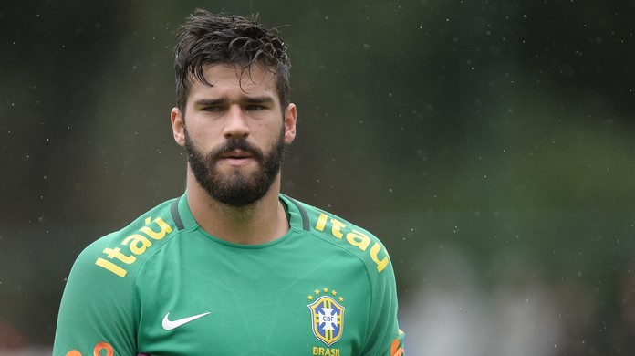 Alisson exalta sucesso dos goleiros brasileiros às vésperas da Copa, seleção brasileira