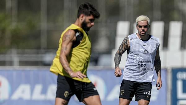 Fagner e Renato Augusto avançam em recuperação e treinam com bola no Corinthians