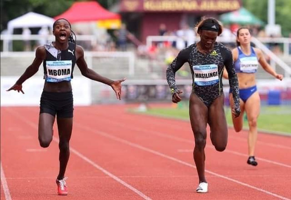 Chritine Mboma e Beatrice Masilingi foram excluídas dos 400m das Olimpíadas — Foto: Reprodução/Twitter
