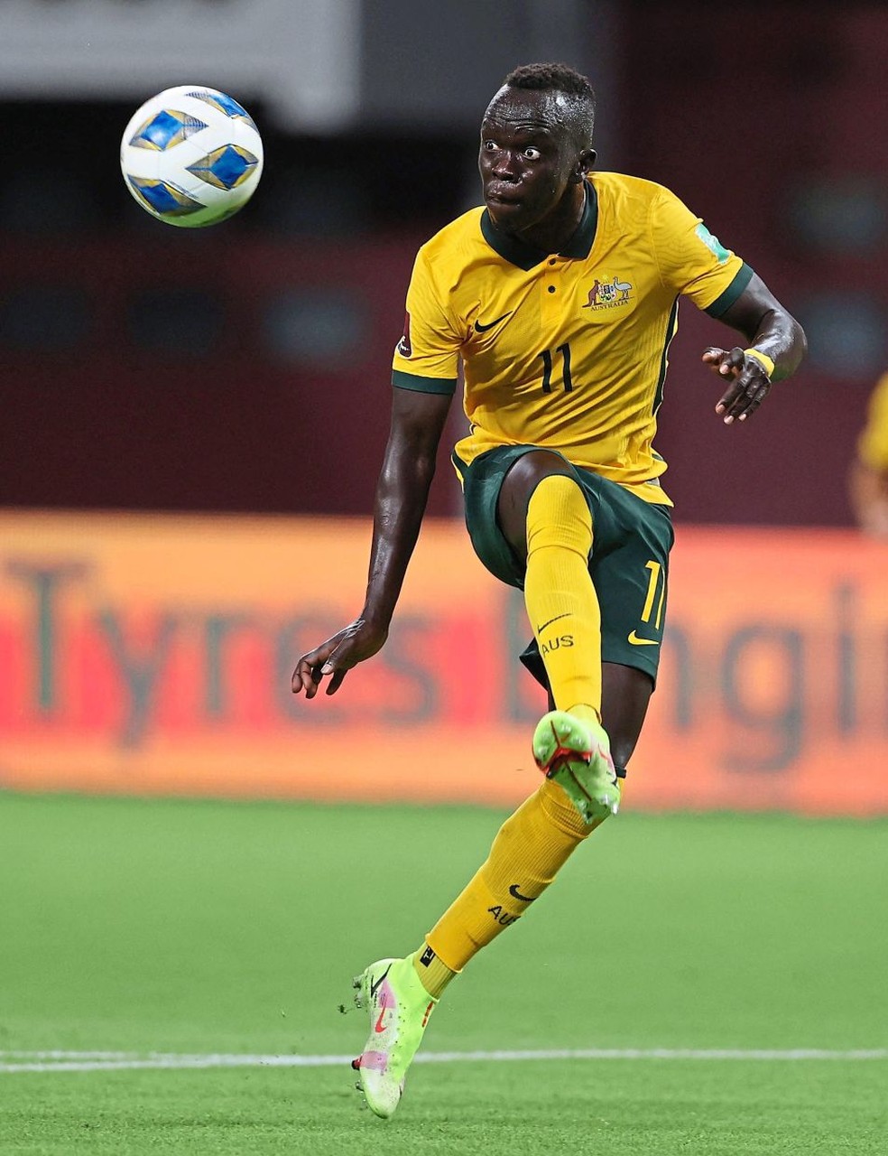 Awer Mabil em ação pela seleção australiana