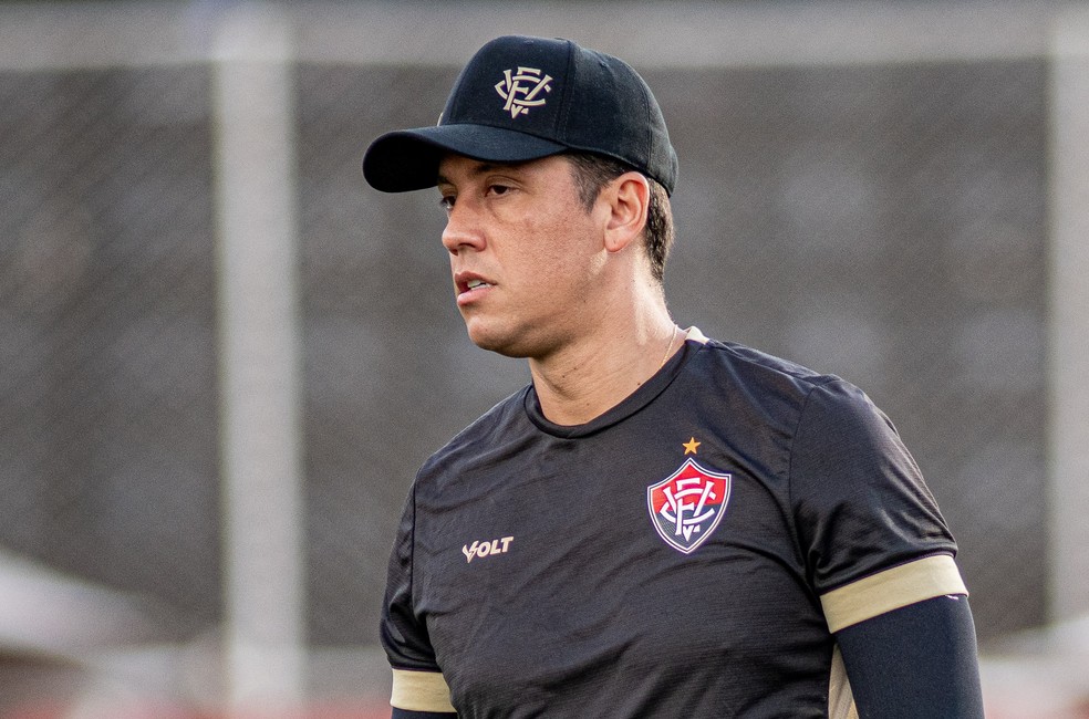 Thiago Carpini é técnico do Vitória desde a sétima rodada — Foto: Victor Ferreira/EC Vitória