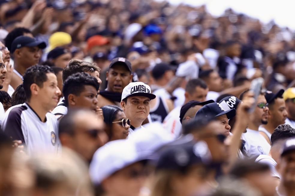 Torcida do Corinthians na derrota para o Novorizontino — Foto: Marcello Zambrana/AGIF