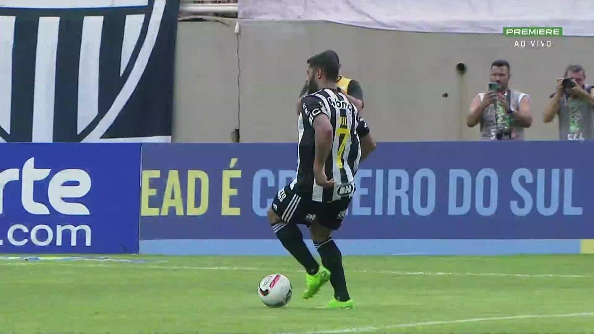 ⚔️ Fim de jogo, #Galo 2x0 Santos ⚽️ Paulinho marcou os dois do #Galo