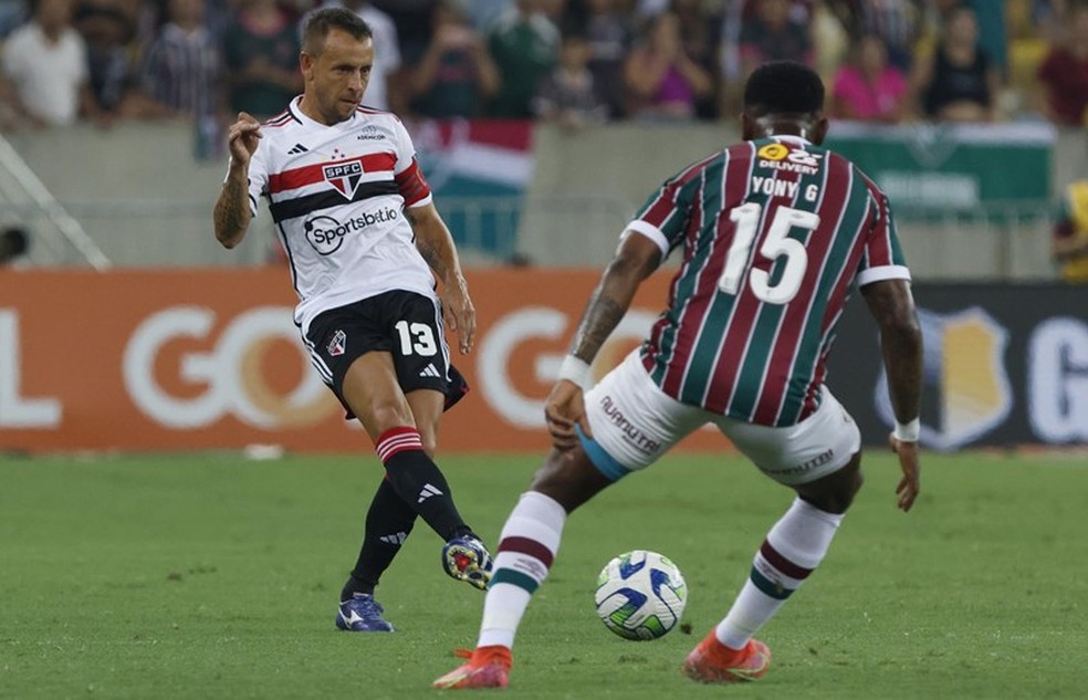 Rafinha em jogo do São Paulo contra o Fluminense — Foto: Rubens Chiri/Saopaulofc.net