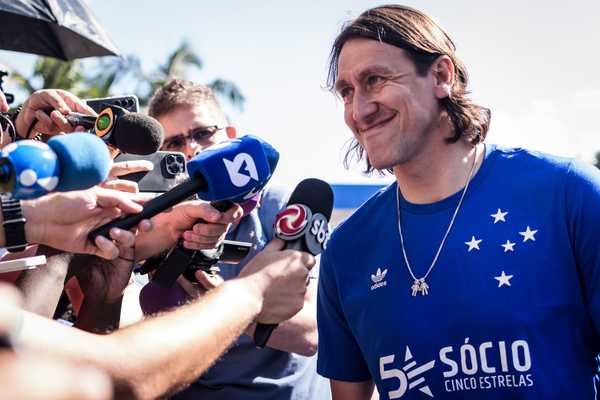Cássio realiza testes físicos antes de integrar treinos no Cruzeiro.