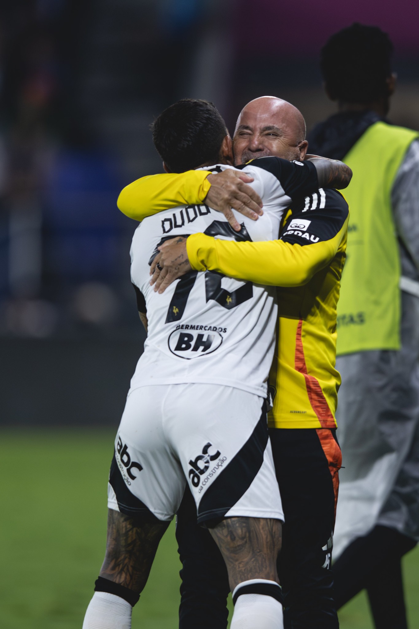 Análise: Atlético-MG busca empate com brilho de Hulk e Dudu e está a uma vitória de final para salvar ano