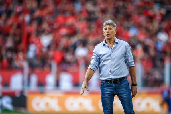 Renato elogia elenco do Grêmio após primeira vitória fora no Brasileirão