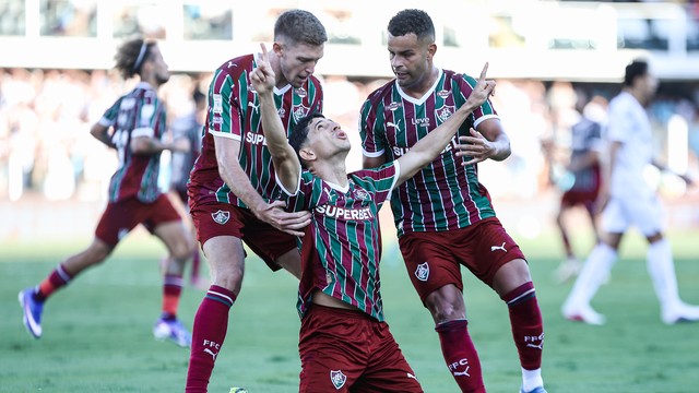 Savarino comemora o gol do Fluminense contra o Santos