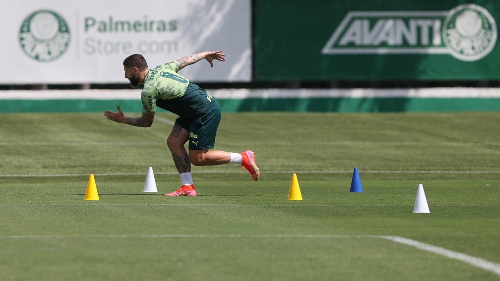 Wesley joga após três meses fora por lesão e Zé Rafael completa