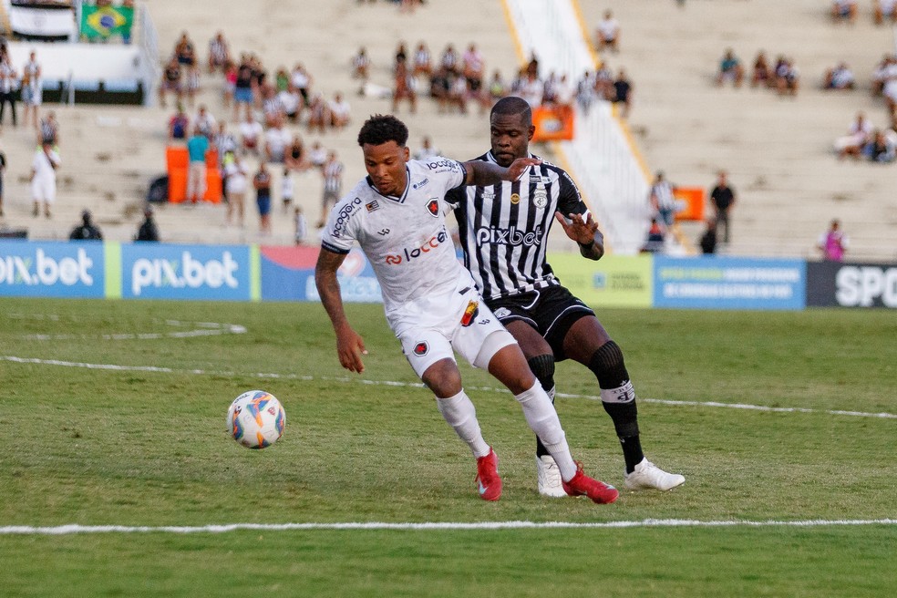 Guilherme Santos em ação no Clássico Tradição — Foto: Cristiano Santos/Botafogo-PB