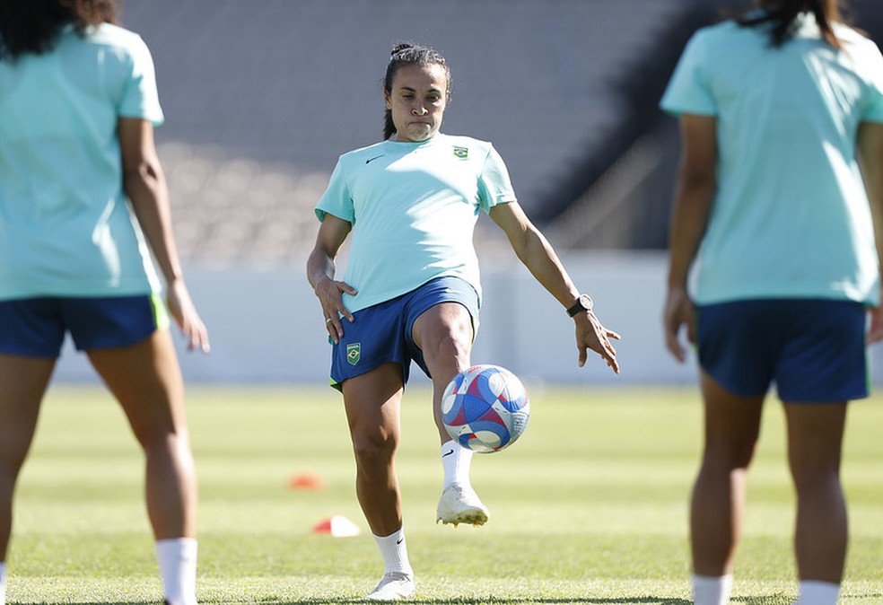 Marta em treino nesta quarta-feira — Foto: Rafael Ribeiro / CBF