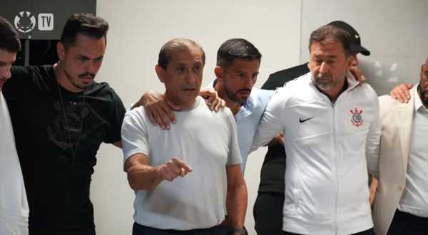 UNIÃO! Discurso inflamado de Ramón e Romero motiva vestiário do Corinthians após vitória