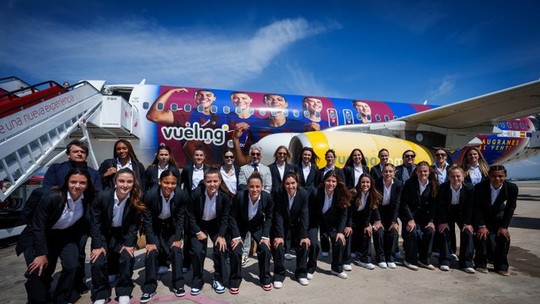 Barcelona feminino estreia avião próprio em viagem para a semifinal da Champions