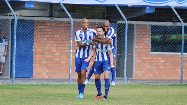 Avaí empata com o CRB e garante permanência