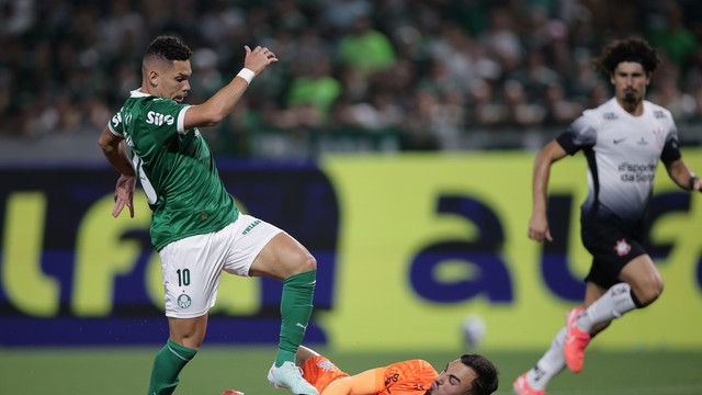 Paulinho e Matheus Donelli em Palmeiras x Corinthians