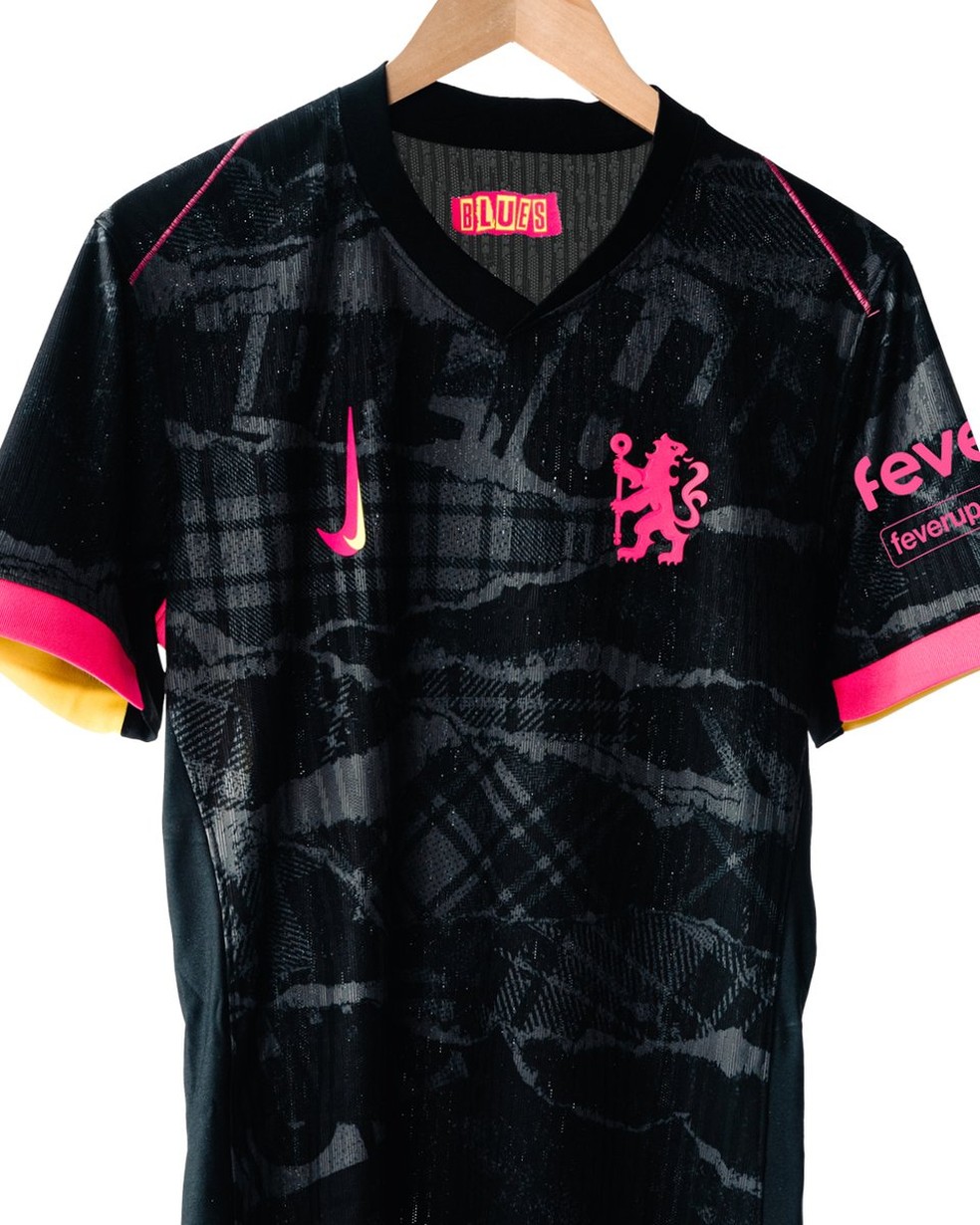 Chelsea lanca camisa em homenagem ao movimento punk veja Brasil Mundial FC ge