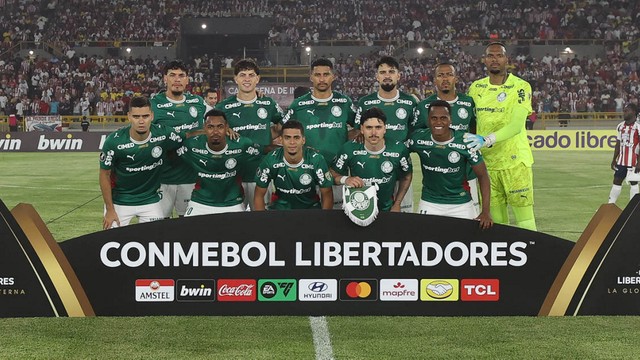 Time do Palmeiras antes do jogo contra o Junior Barranquilla