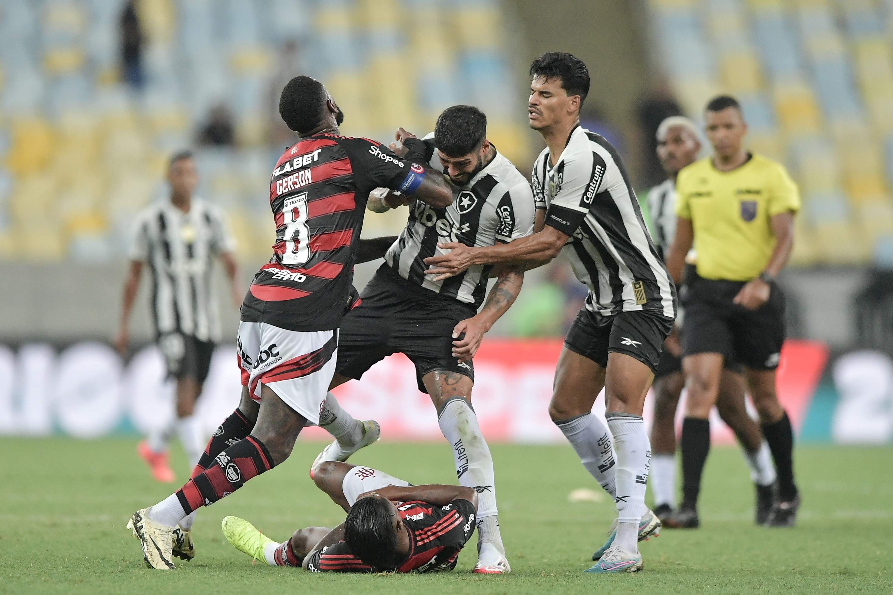 Ortiz critica Barboza por confusão em clássico entre Flamengo e Botafogo