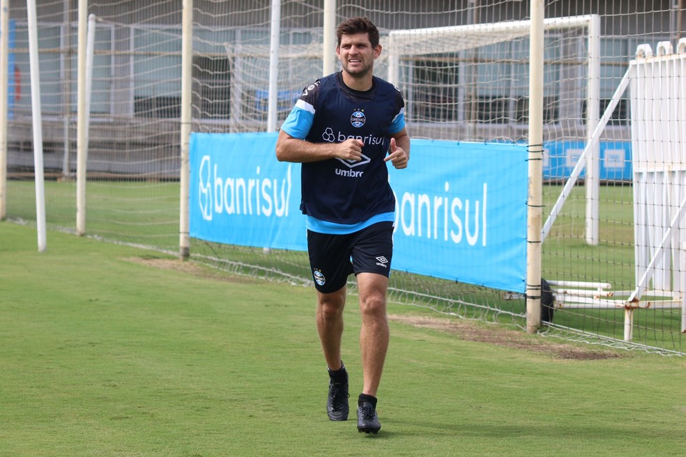 Kannemann desfalca o Grêmio, que deve levar time alternativo contra o Athletico — Foto: João Victor Teixeira/ge