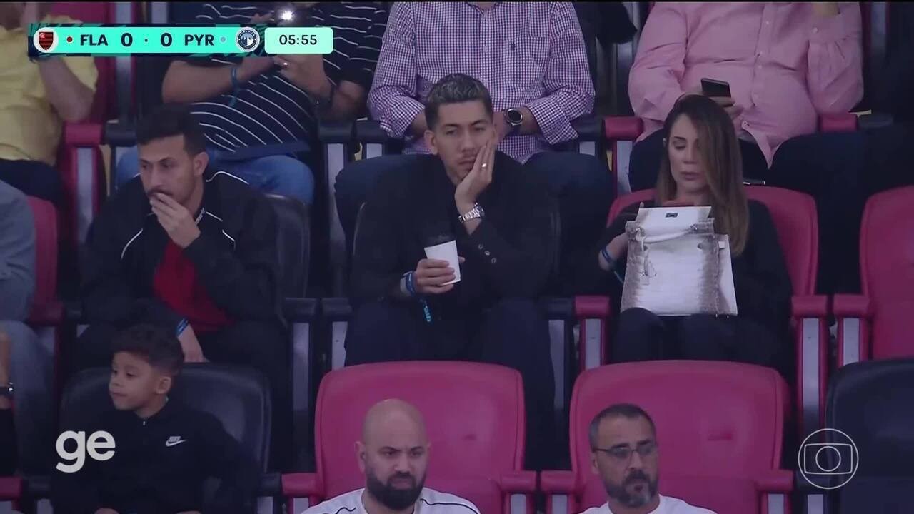 Firmino, presente nos bastidores do Mundial de Clubes, assiste Flamengo em duelo contra o Pyramids