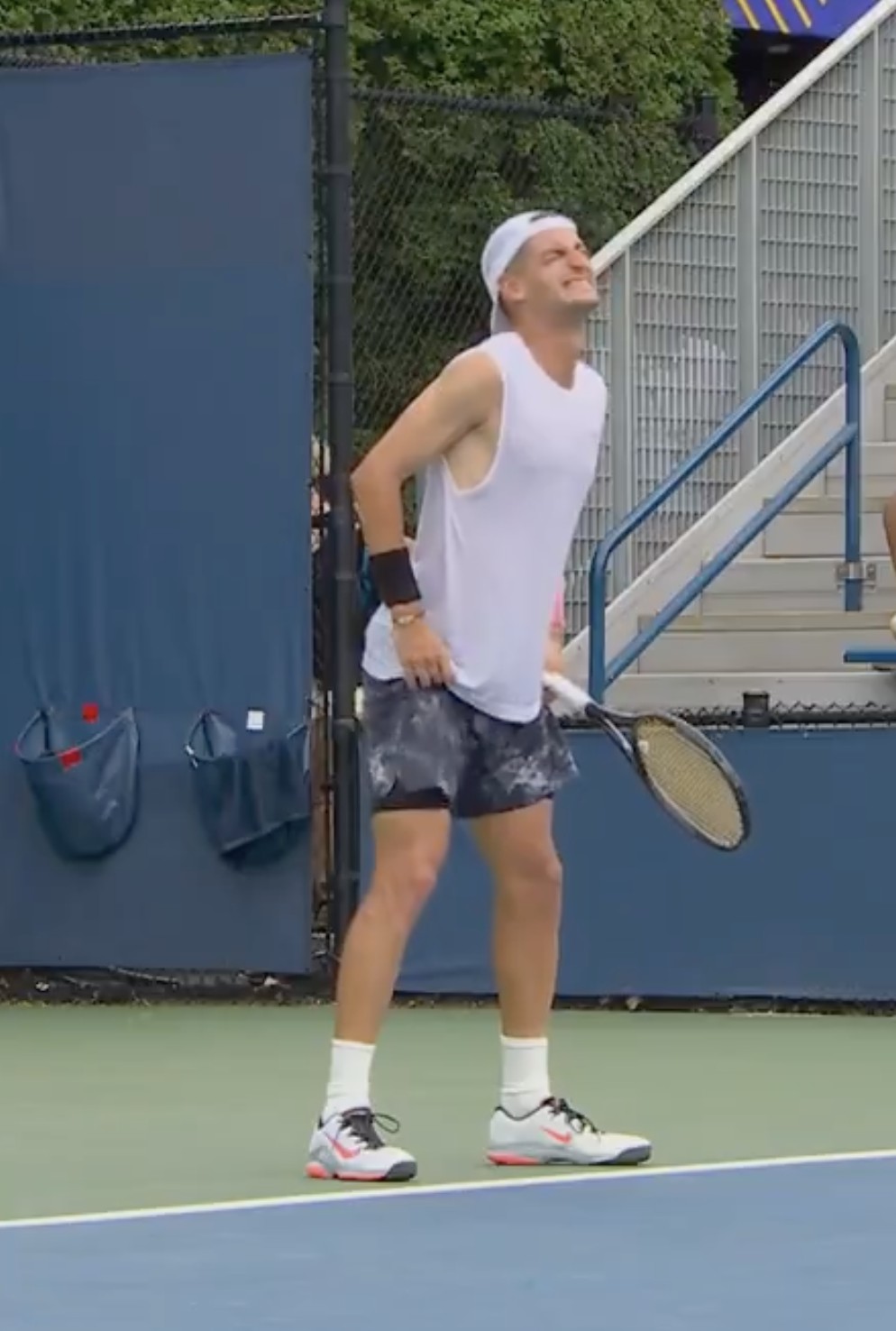 Partida de tênis do US Open entre Jaume Munar e Terence Atmane