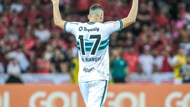 Matheus Bianqui garante vitória do Coritiba diante do Inter