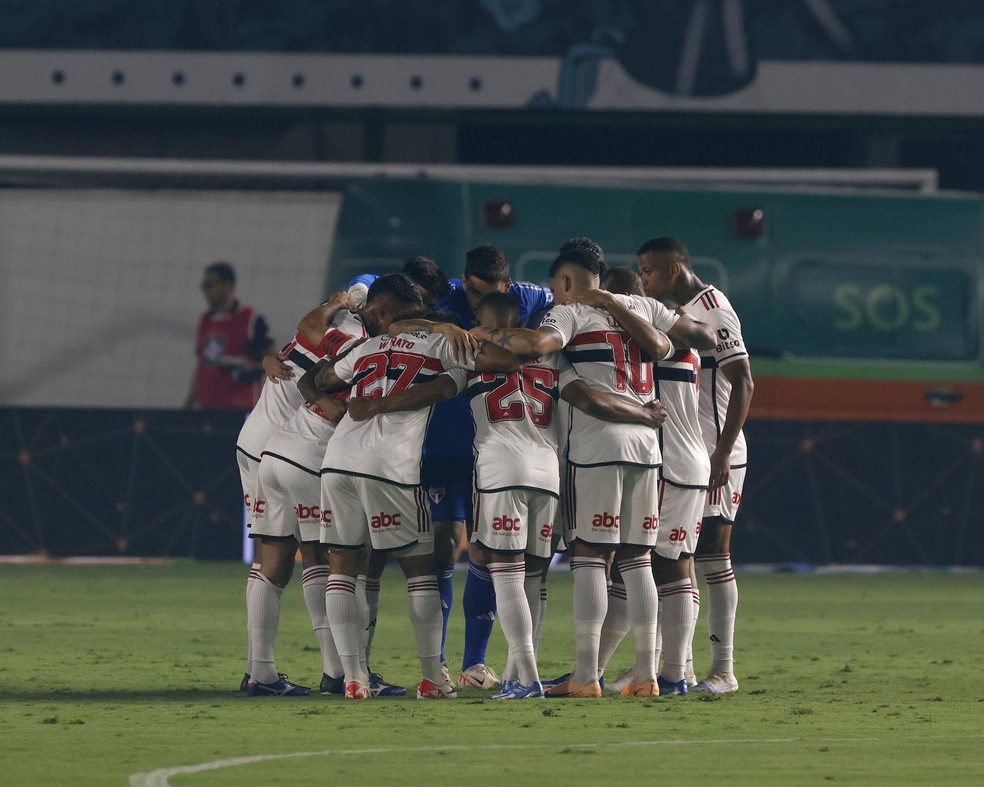 Jogadores do São Paulo em jogo contra o Goiás — Foto: Rubens Chiri/saopaulofc