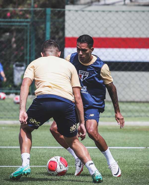 DEIXADO DE LADO! Por que Igor Vinicius não é relacionado pelo São Paulo há mais de um mês?