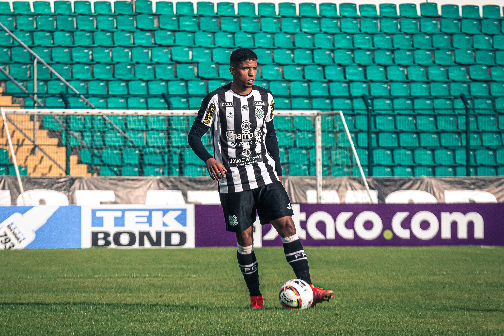 Figueirense pode sofrer transfer ban por dívida com o Cascavel