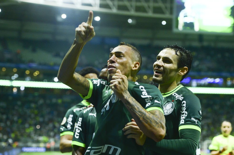 Breno Lopes marcou duas vezes em vitória do Palmeiras sobre o São Paulo  — Foto: Mauro Horita