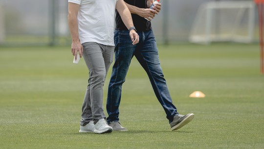 Atlético-MG tem conversas avançadas com volante, e Bracks explica motivo de Galarza não ser contratado