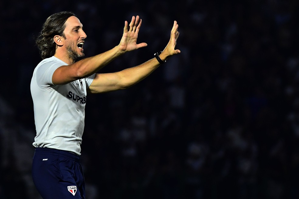 Luis Zubeldía em São Paulo x Vasco — Foto: Marcos Ribolli