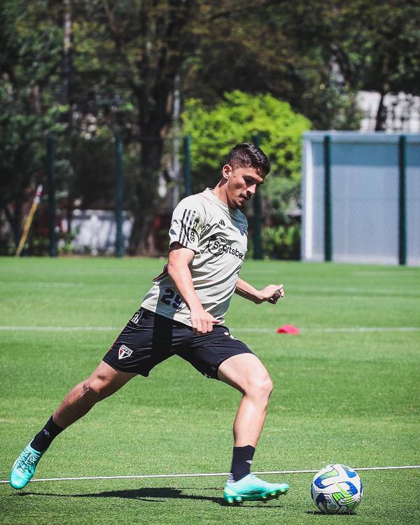 São Paulo anuncia a compra de Ferraresi; veja os valores