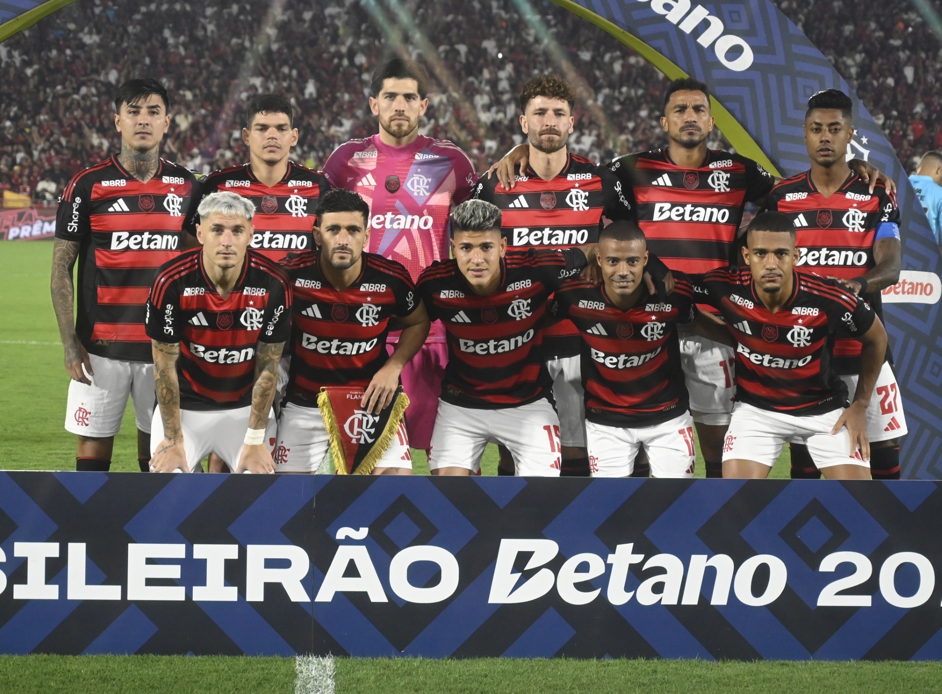 Bruno Henrique e Arrascaeta brilham em campo; Flamengo conquista vitória e notas são debatidas