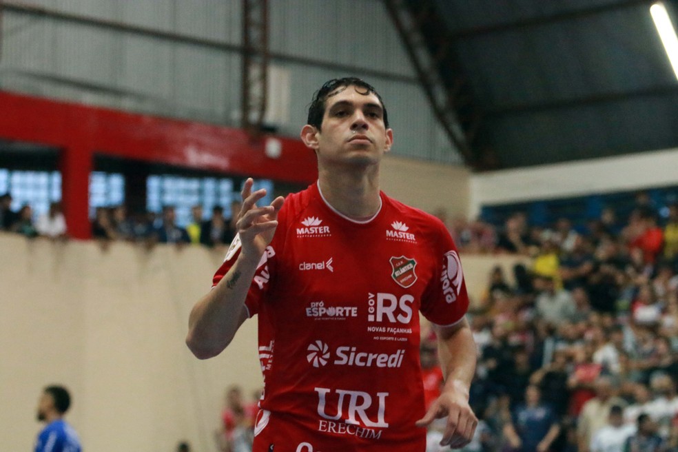 Finalista da Liga Nacional de Futsal, recifense Richard pode entrar em  seleto grupo de artilheiros - Folha PE