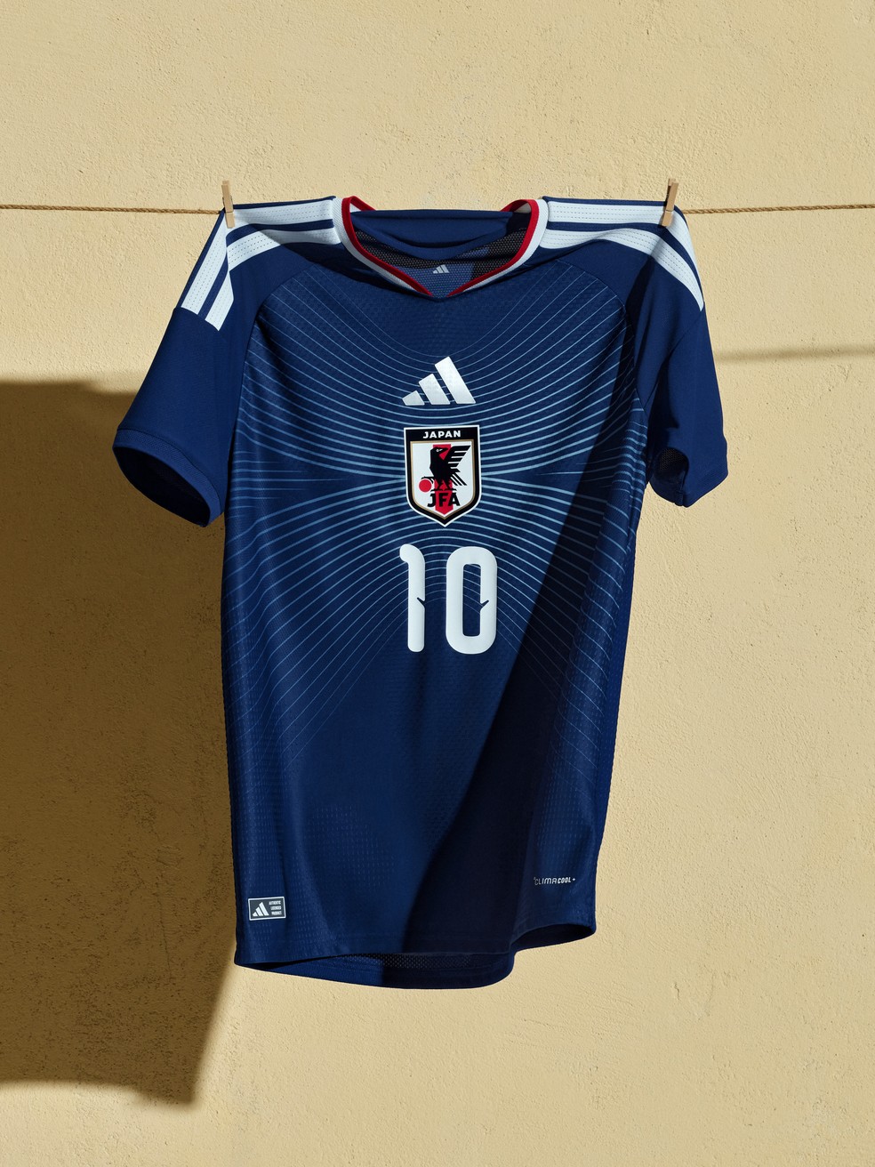 Veja a nova camisa do Japão — Foto: adidas