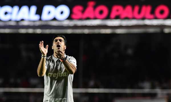 Abel critica ineficiência do Palmeiras nas penalidades do clássico: 