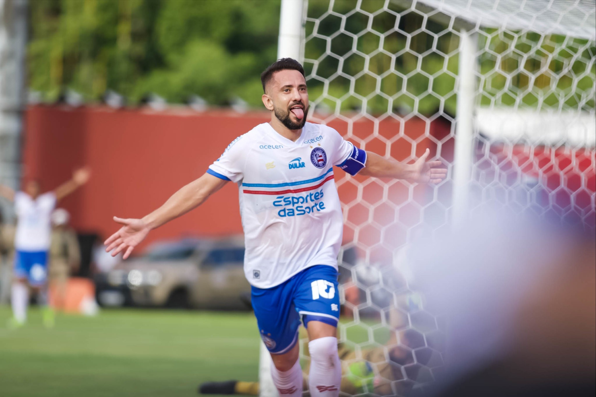 Everton Ribeiro completa 100 jogos pelo Bahia