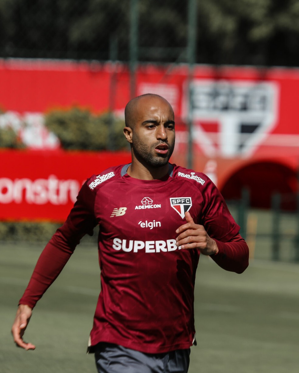 Lucas segue processo de transição física no São Paulo — Foto: Erico Leonan / São Paulo FC