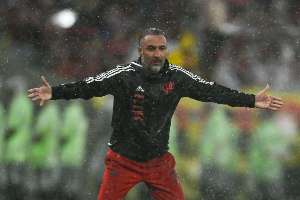 V&iacute;tor Pereira em Flamengo x Independiente del Valle &mdash; Foto: Mauro Pimentel/Getty Images