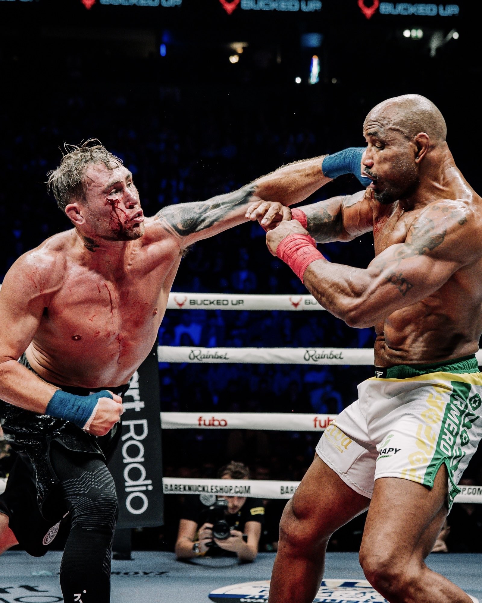 Darren Till vence Romero no boxe sem luvas em luta sangrenta de ex-UFCs