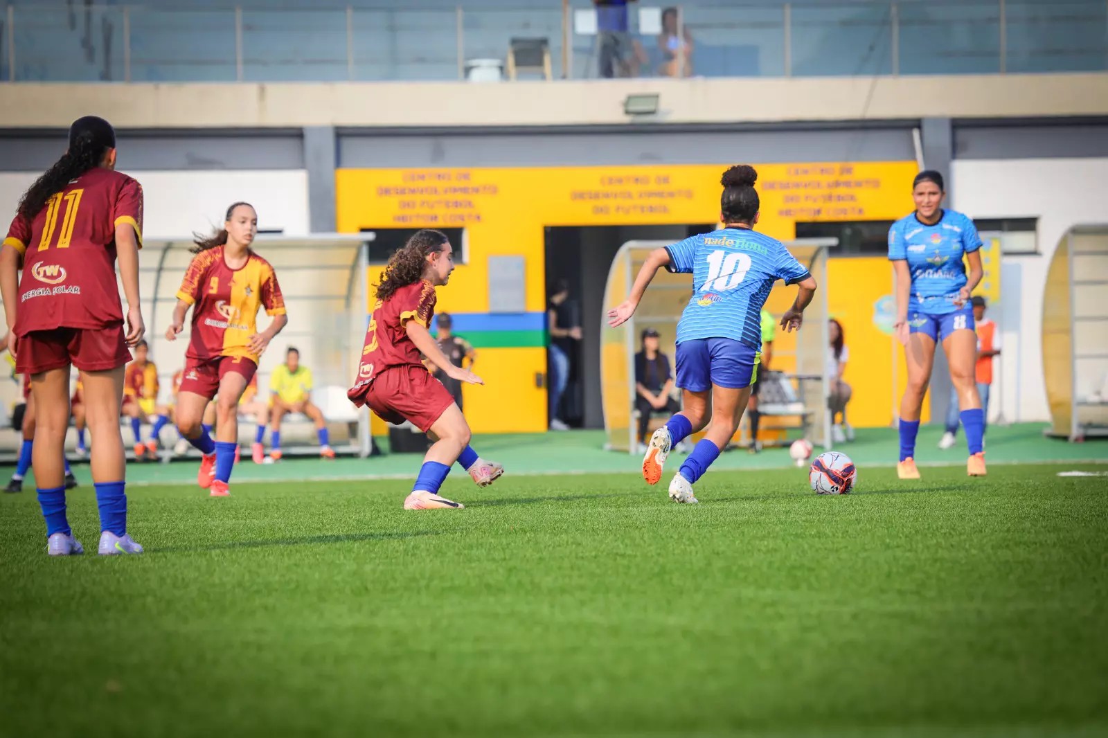 Genus e Tênis Clube são vencedores da rodada no futebol feminino