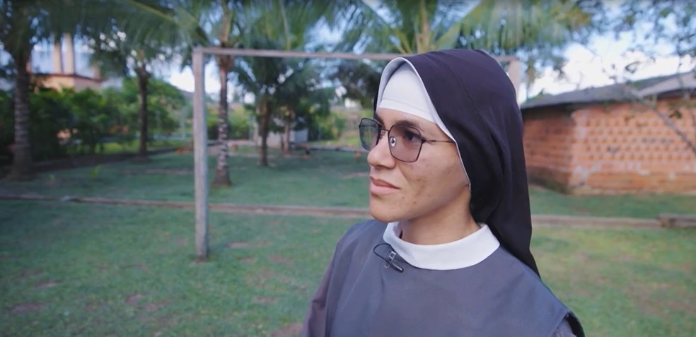 Irmã Isabela, freira que é apaixonada por futebol — Foto: Reprodução: Esporte Espetacular