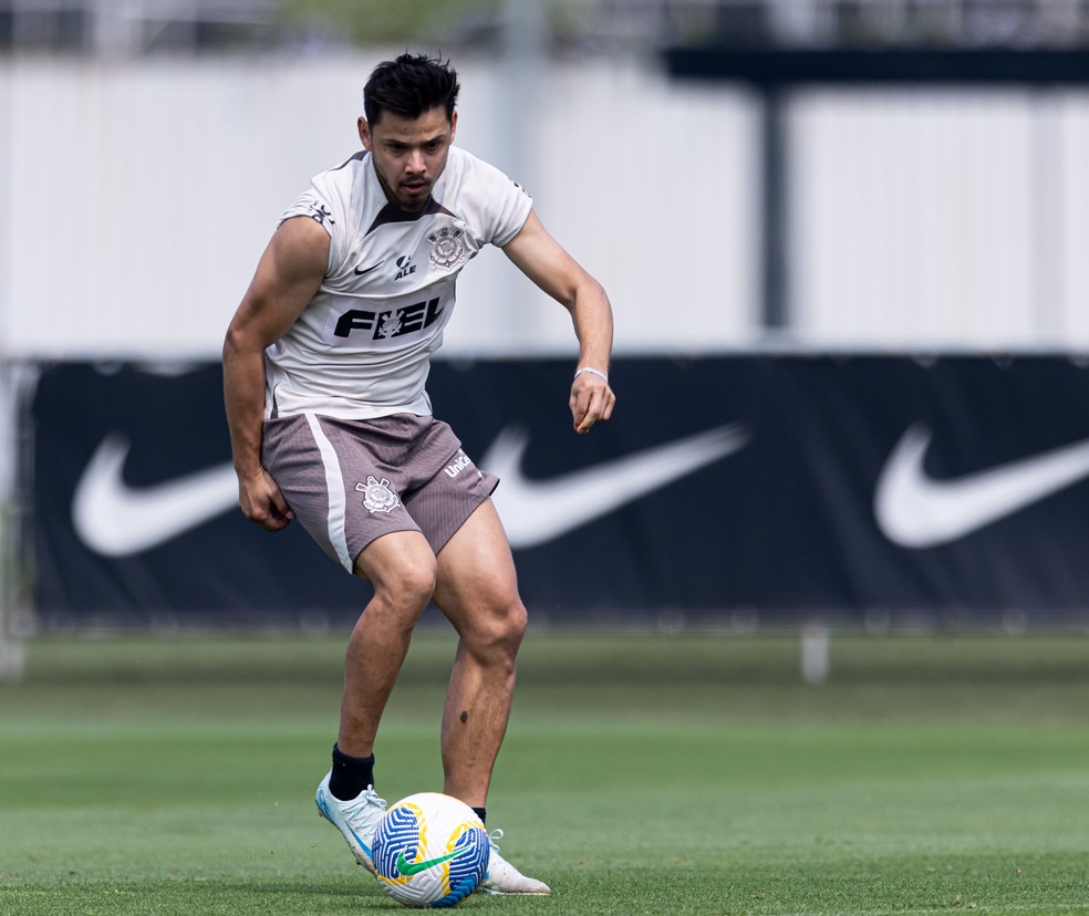 Romero participa de treino do Corinthians neste domingo — Foto: Rodrigo Coca/Ag. Corinthians