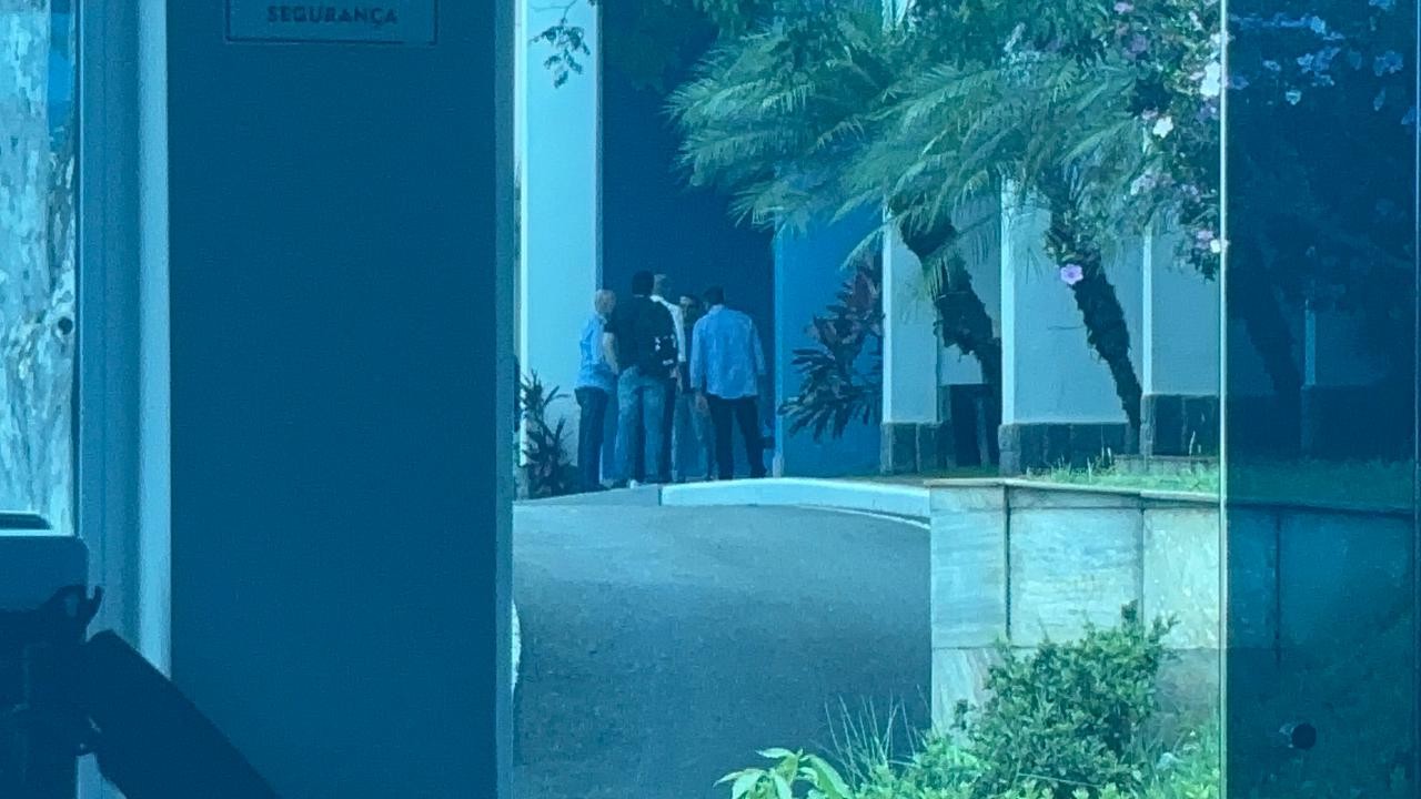 Tite fecha acordo com o Cruzeiro após reunião em Belo Horizonte.