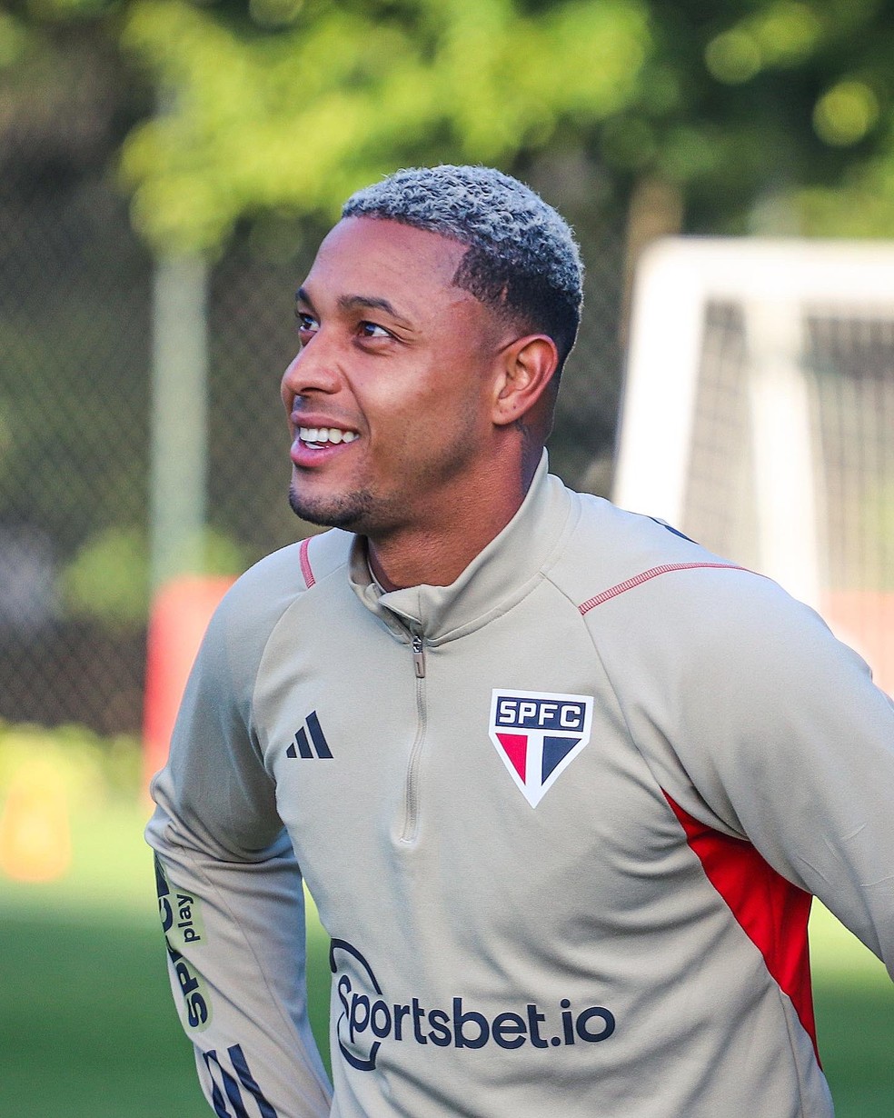 David tem treinado normalmente e pode jogar as finais da Copa do Brasil — Foto: Divulgação