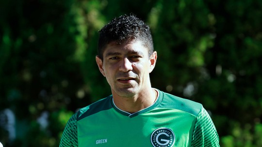 Goiás não terá Edson Felipe contra o Santos; Lucas Ribeiro volta