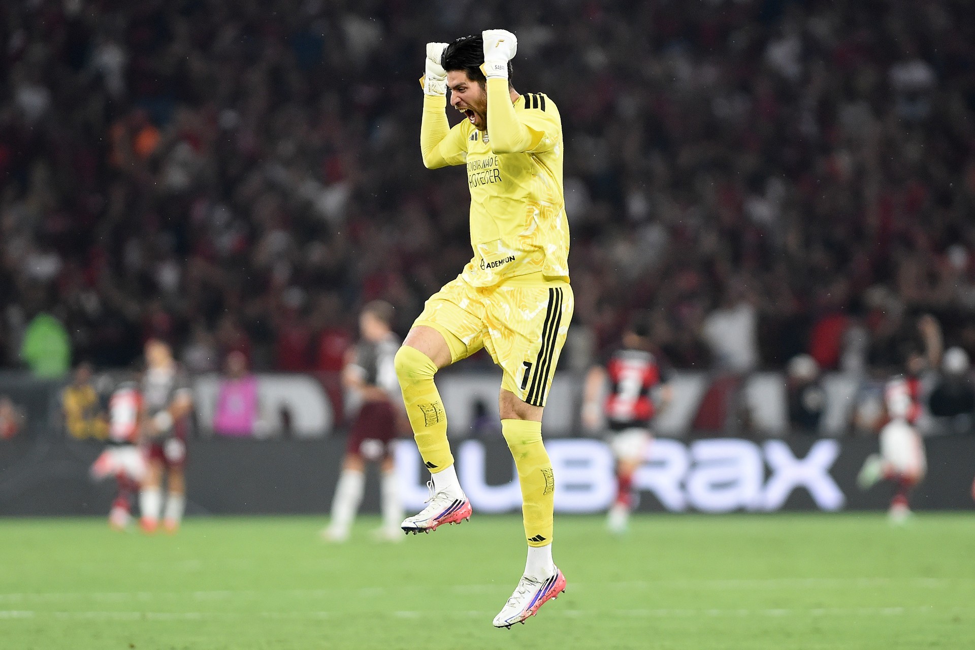 Entenda processo de renovação de Rossi e visita de empresário ao hotel do Flamengo na Argentina