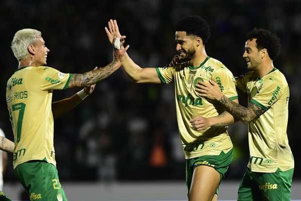 Palmeiras conquista bi do Brasileirão com goleada histórica em clássico